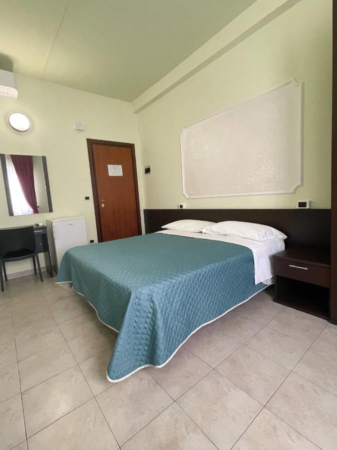 Hotel Liana Rimini Exterior photo