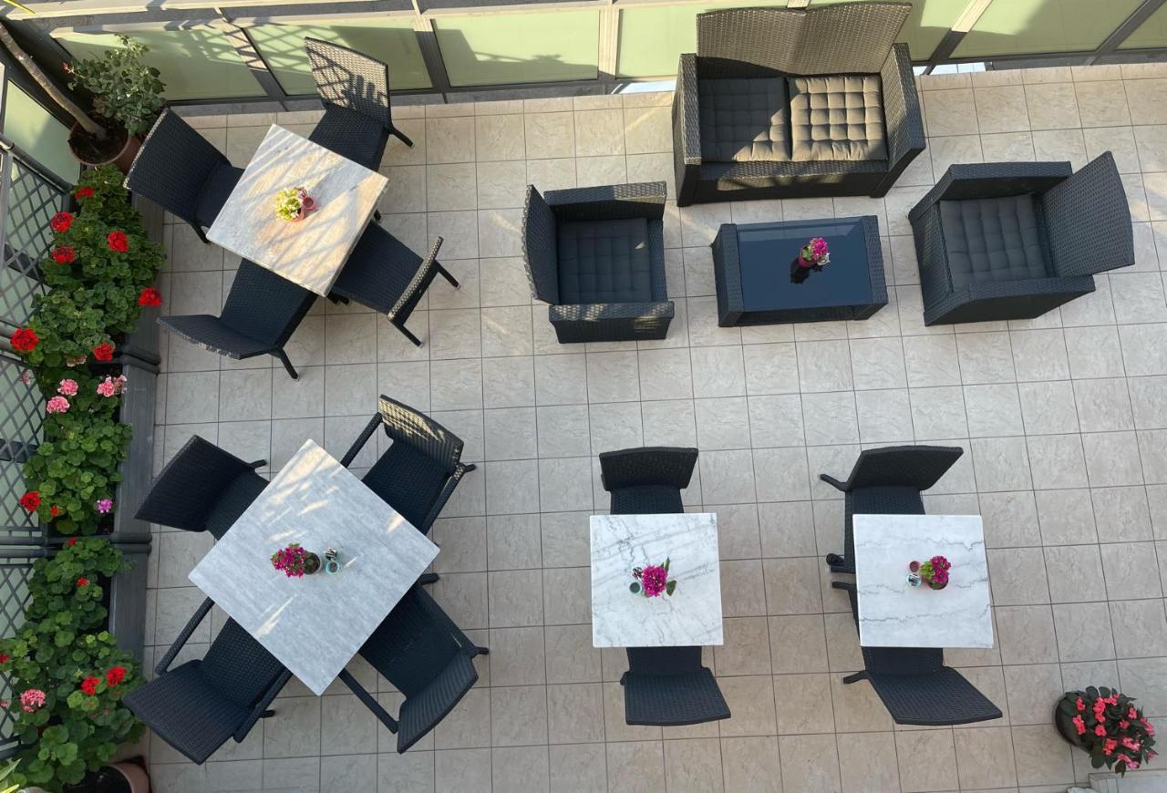 Hotel Liana Rimini Exterior photo